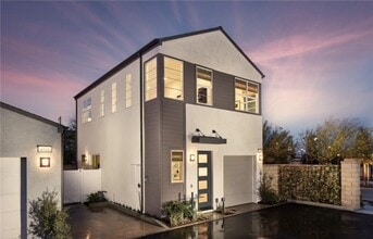 Building Photo - 2456 E Encanto Pso