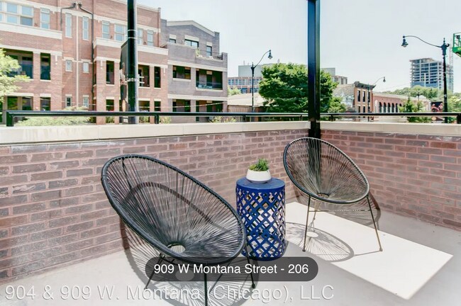 Building Photo - 909 W Montana St
