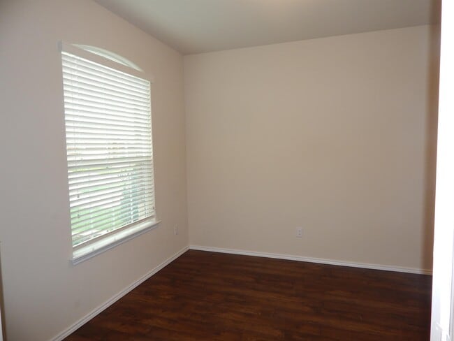 Foto del edificio - 9604 Glynhill Ct