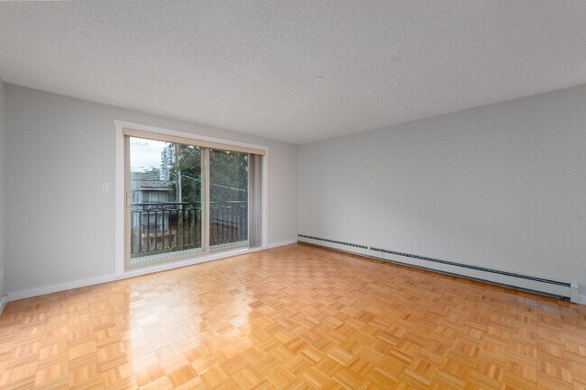 Photo du bâtiment - 155 19TH ST E