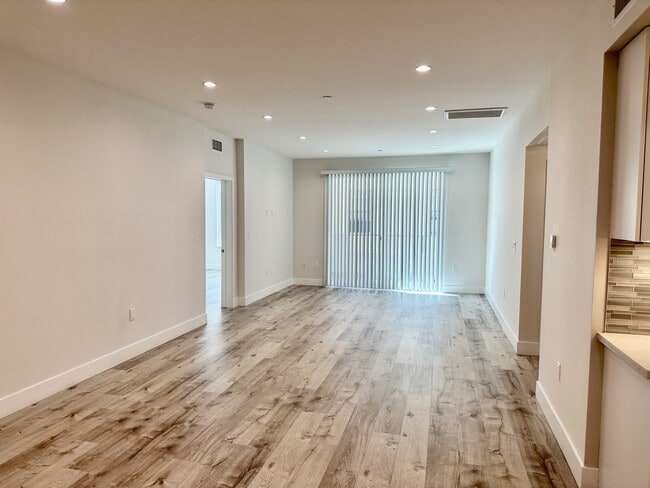 Building Photo - 5820 La Mirada Ave