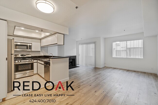 Foto del edificio - Sun-Drenched Two Bedroom with a Private Ba...