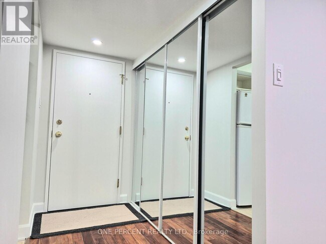 Building Photo - 199 Kent St