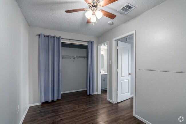 1 habitación, 1 baño - 420 pies cuadrados - Dormitorio - Colony Creek Apartments