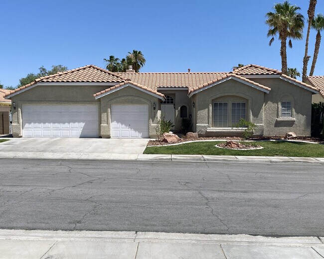 frente - 730 Altacrest Dr