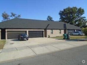 Building Photo - 2315 W Persimmon St