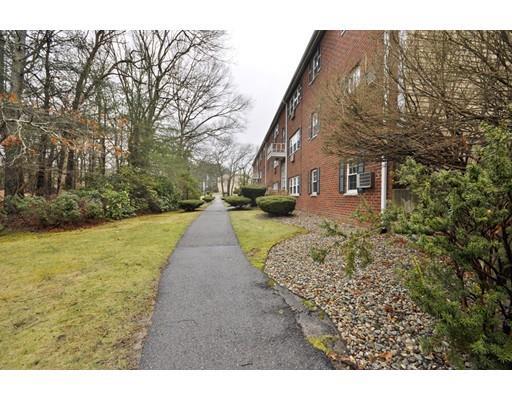 Building Photo - 207 Samoset St