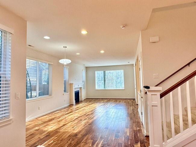 Building Photo - Well-Maintained 3-Bedroom + Loft & A/C in Sought-After Timber Creek