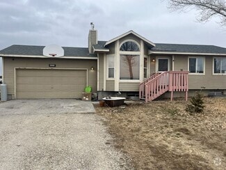 Building Photo - 660 Thistle Dr