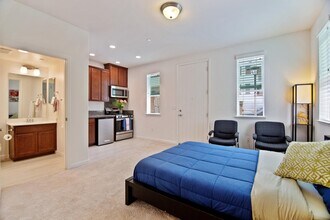 Building Photo - 2730 Viterbo Ct