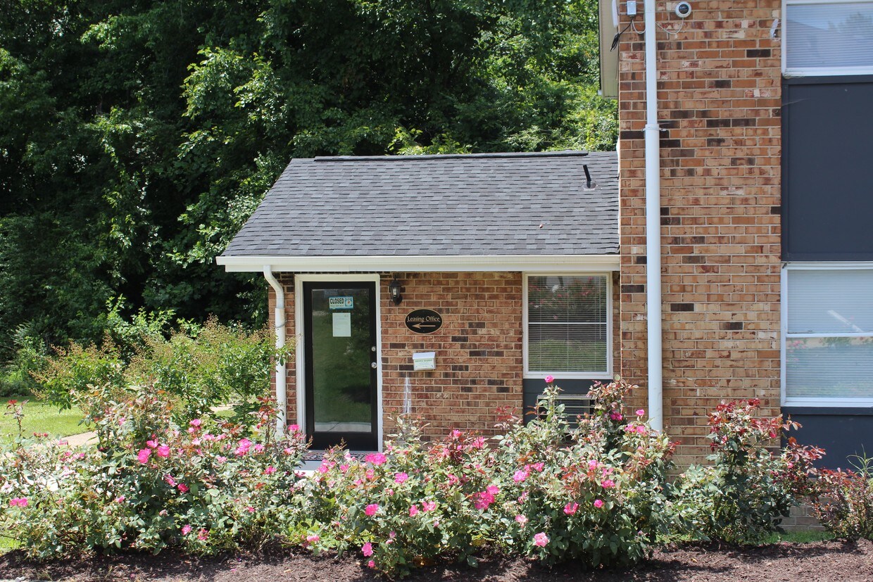 Edgewood Apartments Apartments 1900 Warren Ave Hopewell, VA