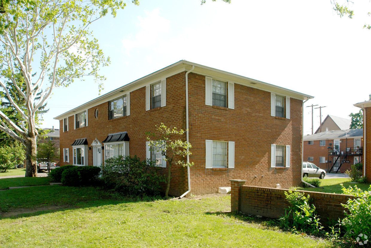 Building Photo - 4900 Arbor Village Dr