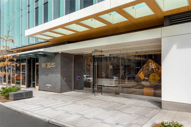 Building Photo - Seattle - Modern 1-Bedroom Condo with Stun...