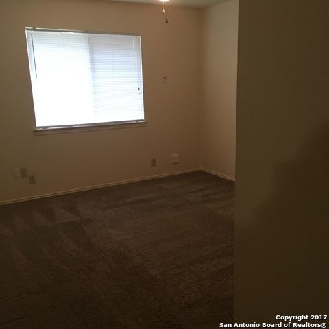 Foto del edificio - 14437 HEREFORD DR