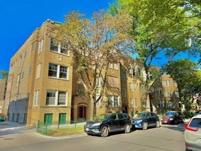 Building Photo - 1906 W Ainslie St