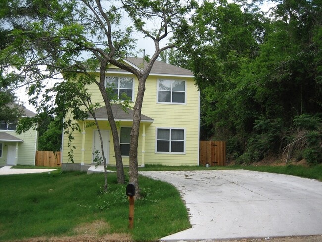 Building Photo - 1806 Perez St