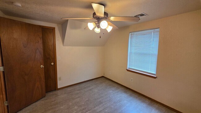 Foto del edificio - 3 Bed 2 Bath in Moore School District!
