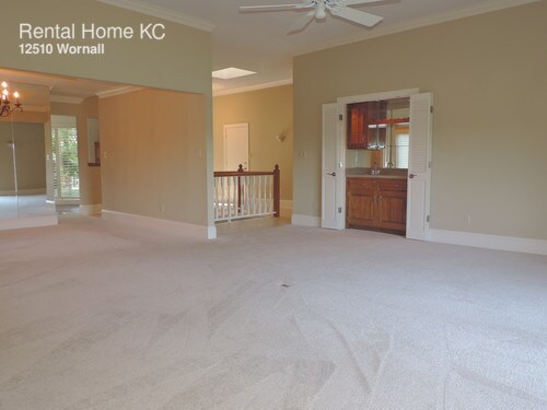Building Photo - 12510 Wornall Rd