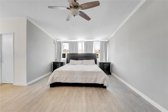 Foto del edificio - 14145 Kendale Lakes Cir
