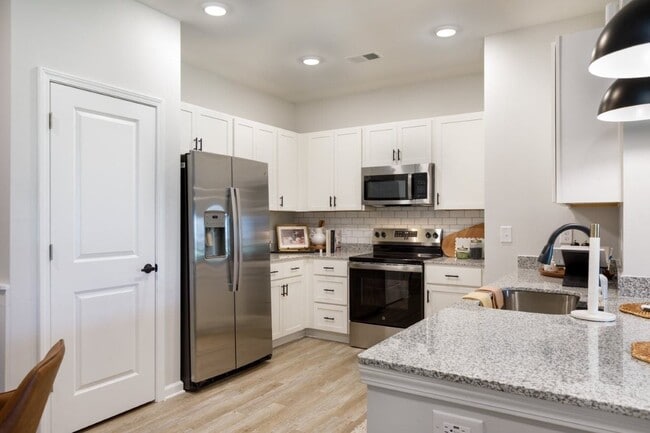 Building Photo - The Carolinian Apartments