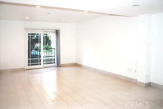 Foto del edificio - 11911 Mayfield Ave