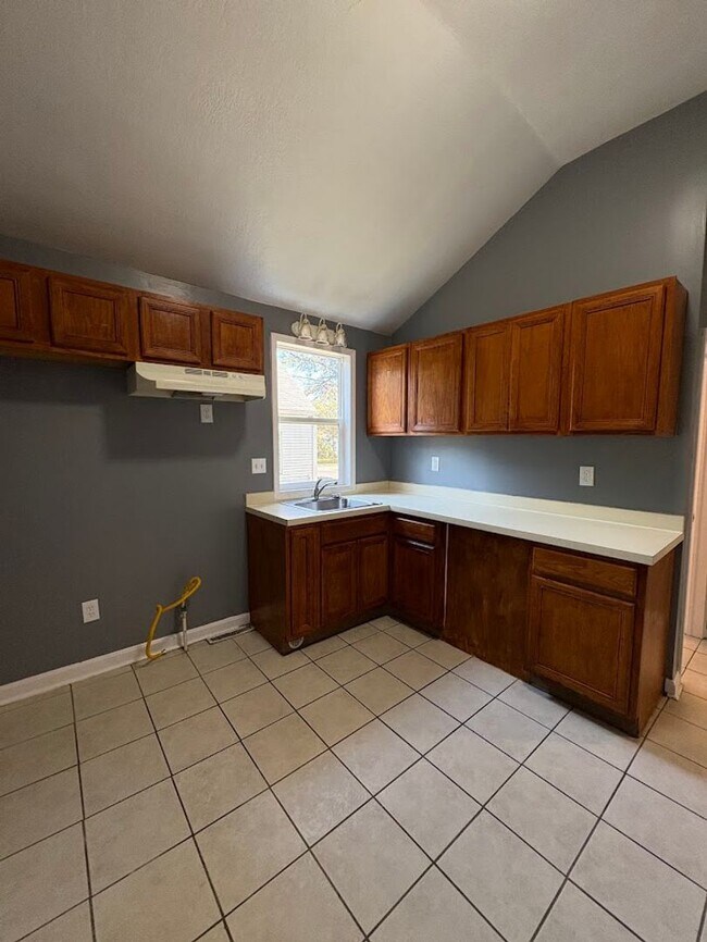 Foto del edificio - Two bedroom one bathroom home for rent