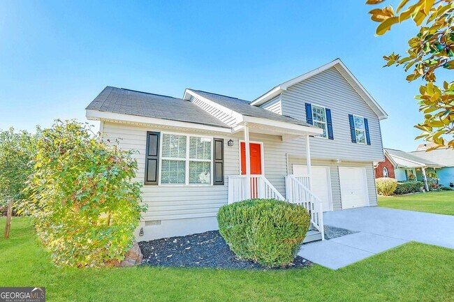 Building Photo - 241 Village Dr