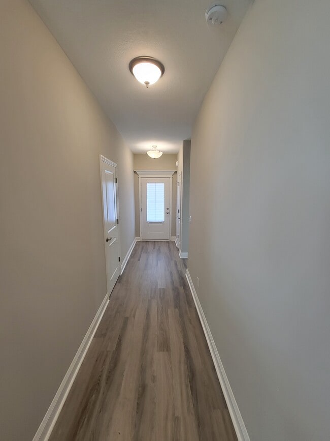 Building Photo - 764 Hobonny Loop