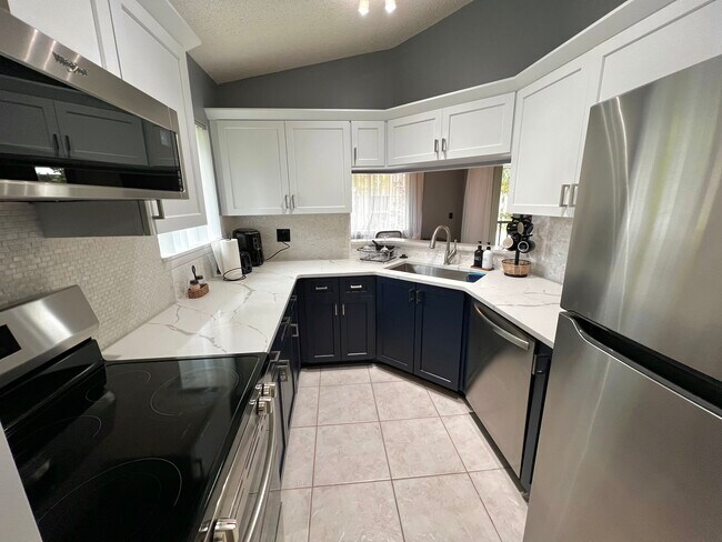 Building Photo - 6540 Chasewood Dr