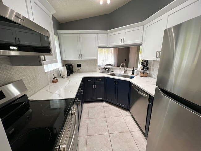 Building Photo - 6540 Chasewood Dr