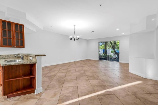 Building Photo - 5030 SW 126th Ave