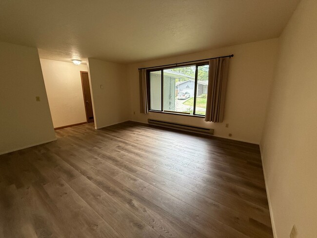 Building Photo - PORT ORCHARD 3 BED 2 BA RAMBLER
