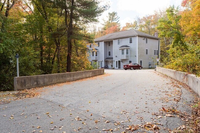 Building Photo - 48 A Rosewood Dr