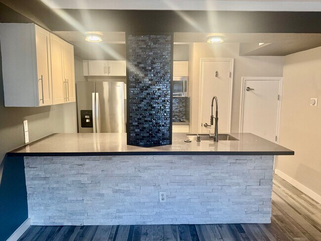 Foto del edificio - 829 Wax Myrtle Ln