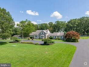 Building Photo - 558 Brownsville Rd