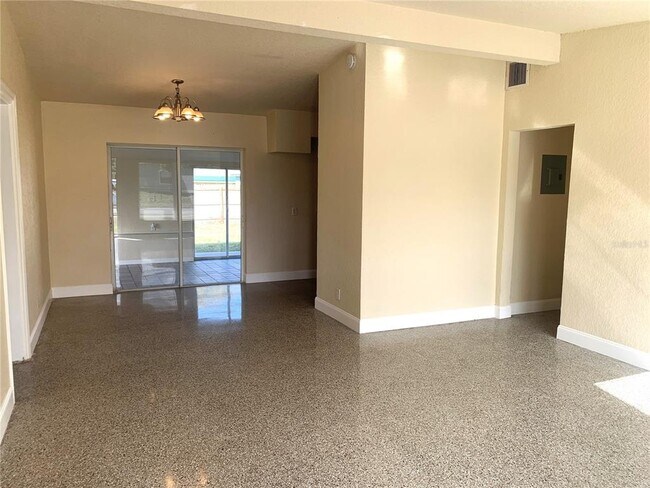 Building Photo - 202 Bamboo Dr