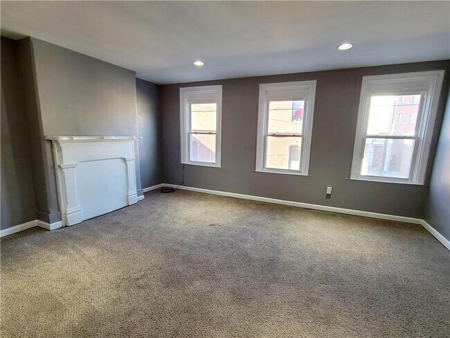 Living Room - 505 S Main St
