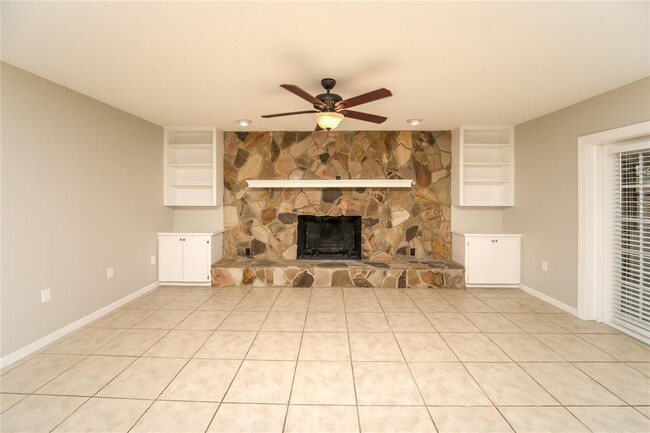 Building Photo - 2229 Flaming Arrow Dr