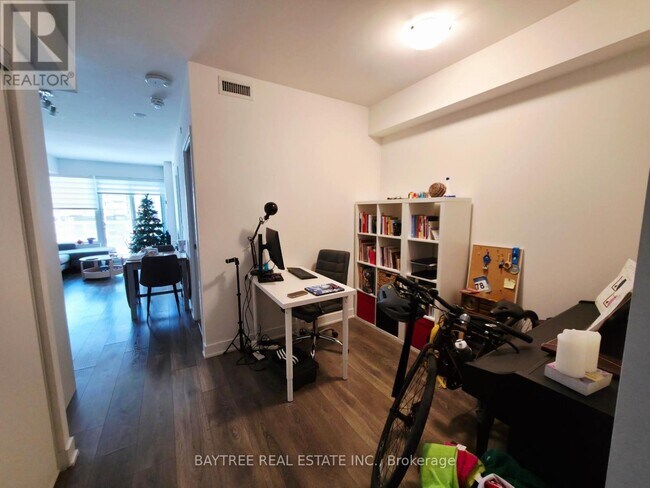 Building Photo - 195 Redpath Ave