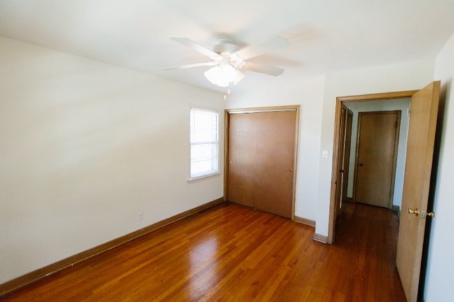 Foto del edificio - 608 N 90th St