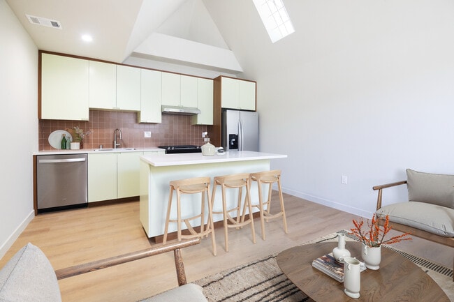 Building Photo - 4519 Finley Ave