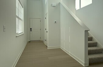 Building Photo - 2154 Tyrone Dr