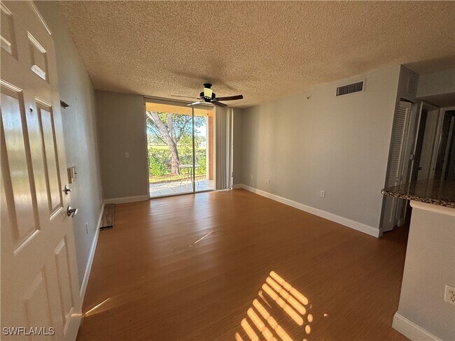 Foto del edificio - 1170 Wildwood Lakes Blvd