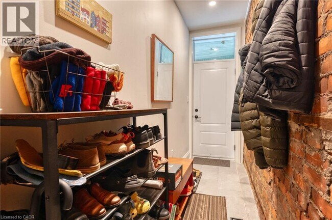 Photo du bâtiment - 64 Oxford St