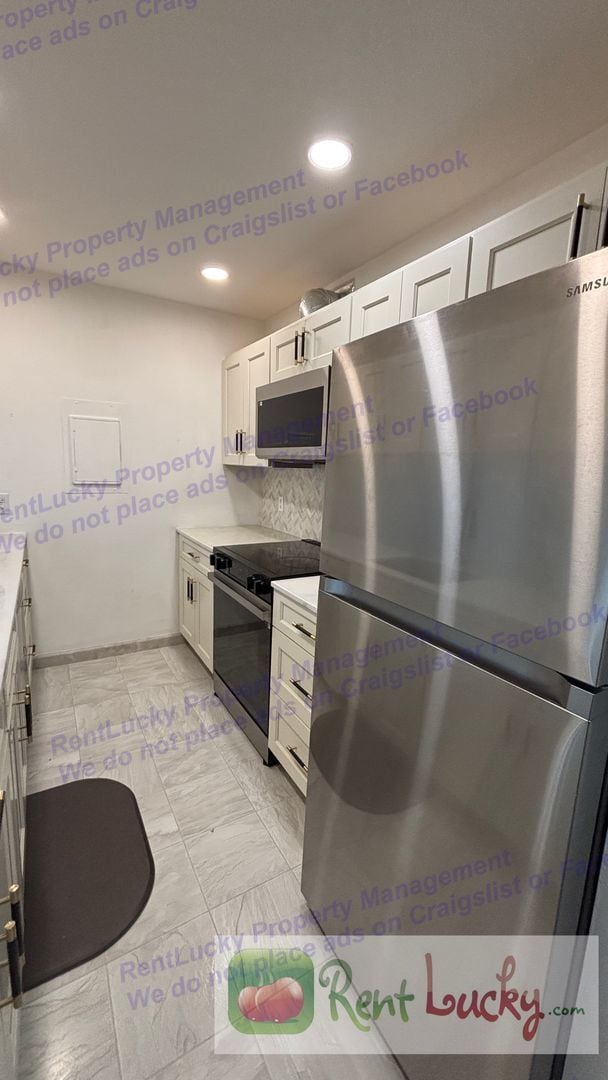 Building Photo - Two Bedroom Two Bath Condo For Rent