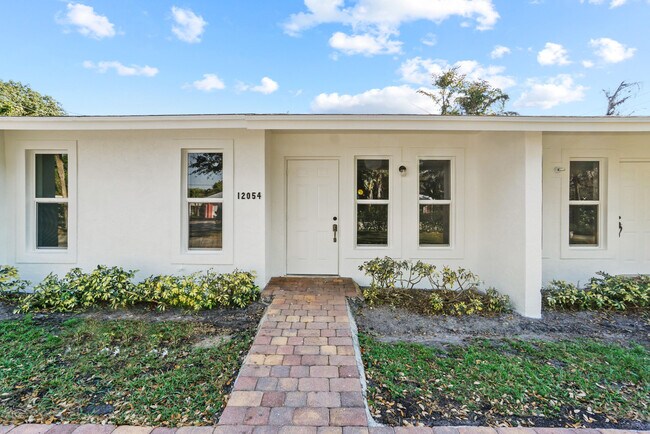 Foto del edificio - 12054 Ellison Wilson Rd