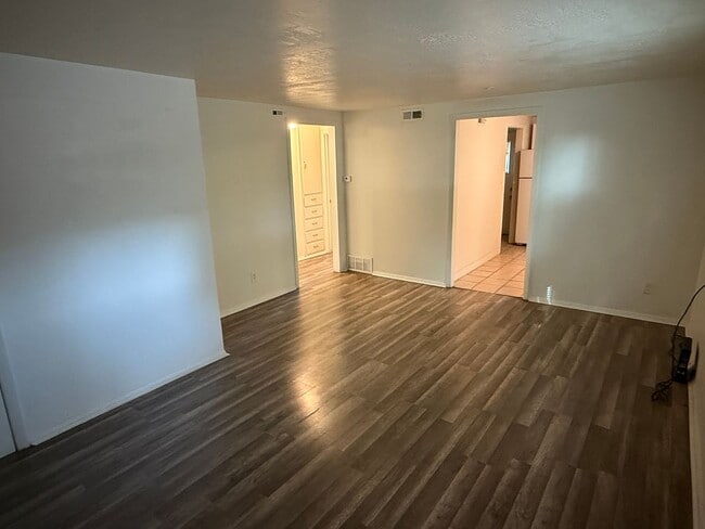 Foto del edificio - 3661-3667 S 3325 W