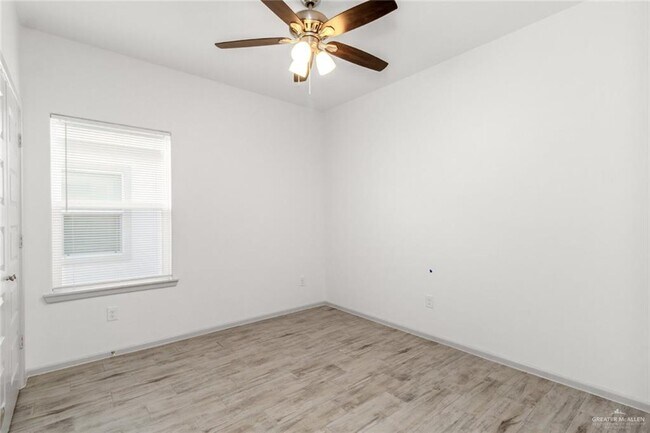 Building Photo - 1312 W Sucre Dr