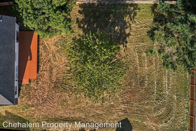 Foto del edificio - 4 br, 3 bath House - 2098 NE Lucy Belle St.