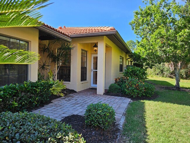 Building Photo - Seasonal Short-term Villa located in the V...